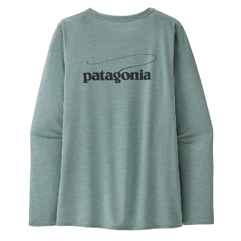 Women's Date Night Outfit Patagonia Womens L/S Cap Cool Daily Graphic Shirt - Waters Casting Logo / Thermal Blue X-Dye