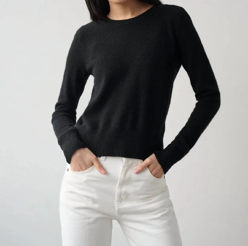 Women's Seasonal Attire Cashmere Shrunken Crewneck Sweater In Black