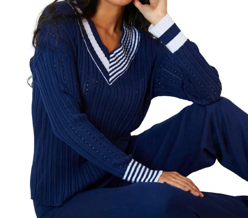 Women's Night-Out Outfit Braided V-Neck Sweater In Navy/white