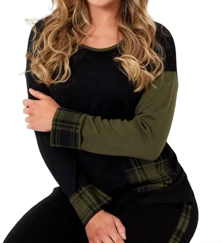 Women's Plus-Size Garments Plaid Accent Crew Neck Pullover In Black Combo