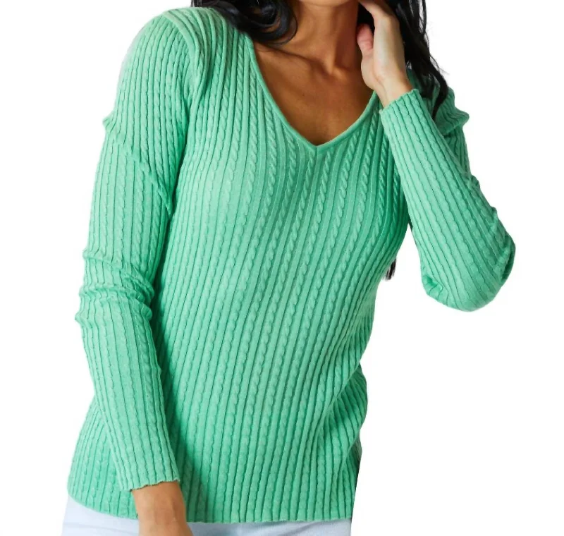 Women's Trendy Outfit Braided V-Neck Sweater In Green