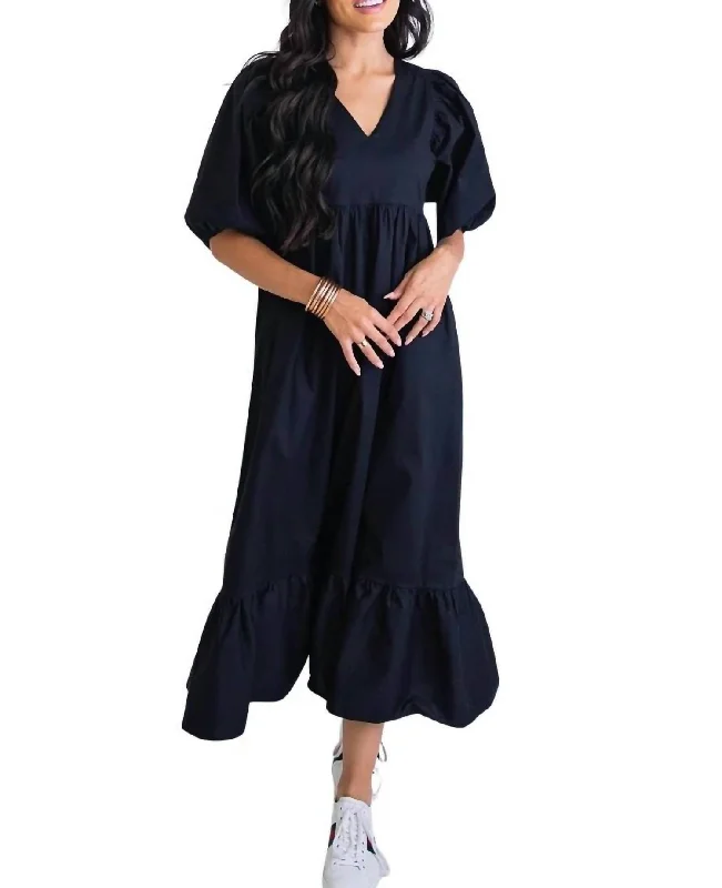 Women's Outfit SOLID POPLIN V-NECK MAXI DRESS in Black